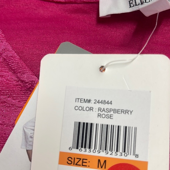 - Woman’s Ellen Tracy long sleeve top. Size is M. - Picture 10 of 11